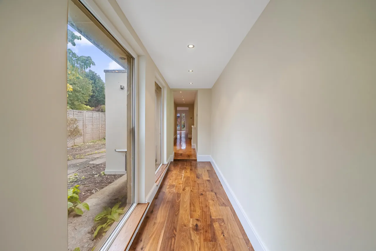 Victoria Road, Addlestone, KT15, photo 8