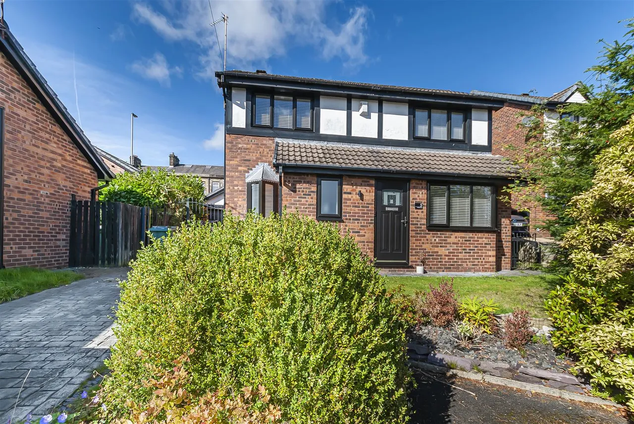 3 bed house for sale, Moray Close, Ramsbottom, BL0