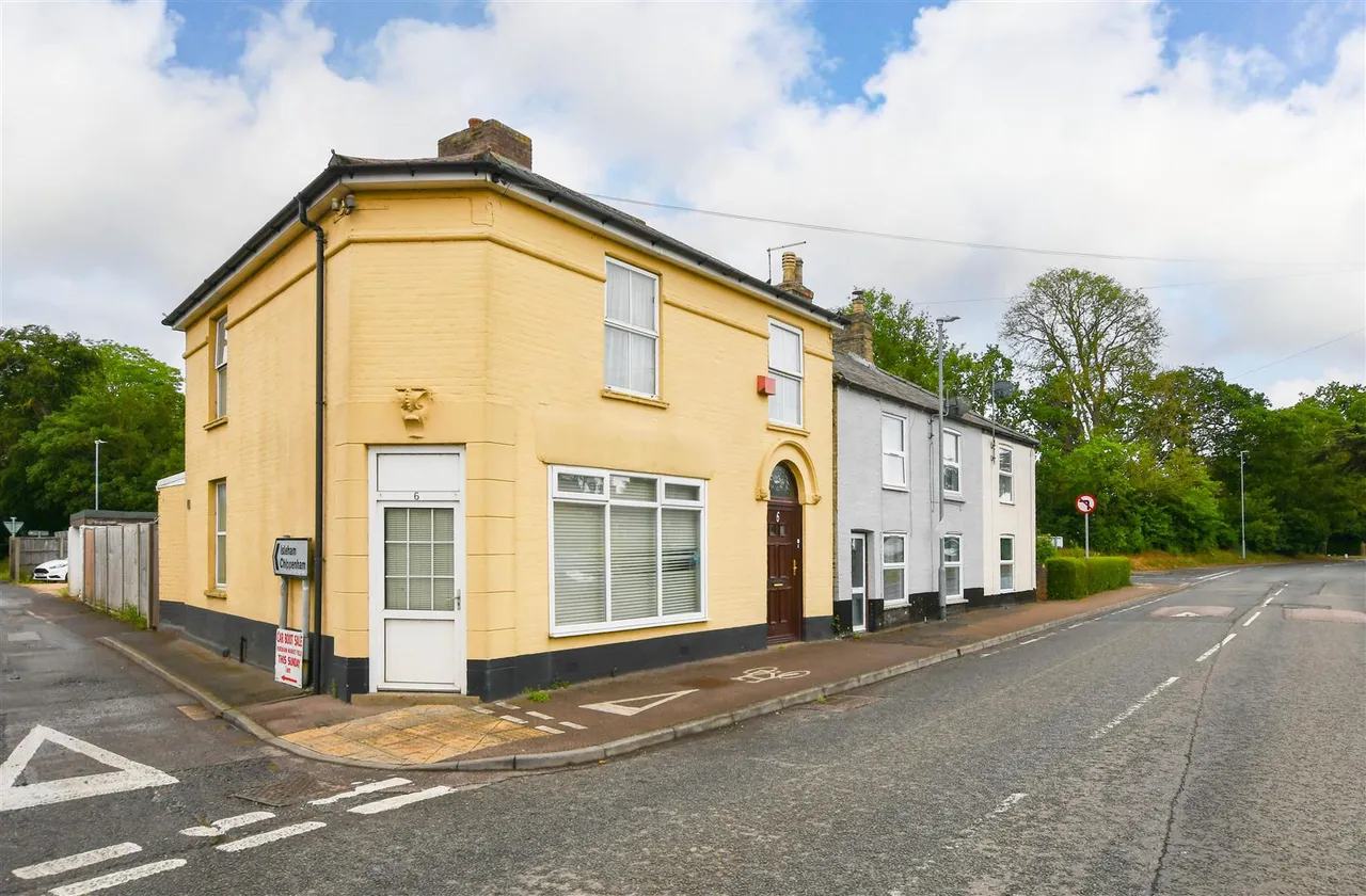 3 bed property for sale, Market Street, Fordham, CB7