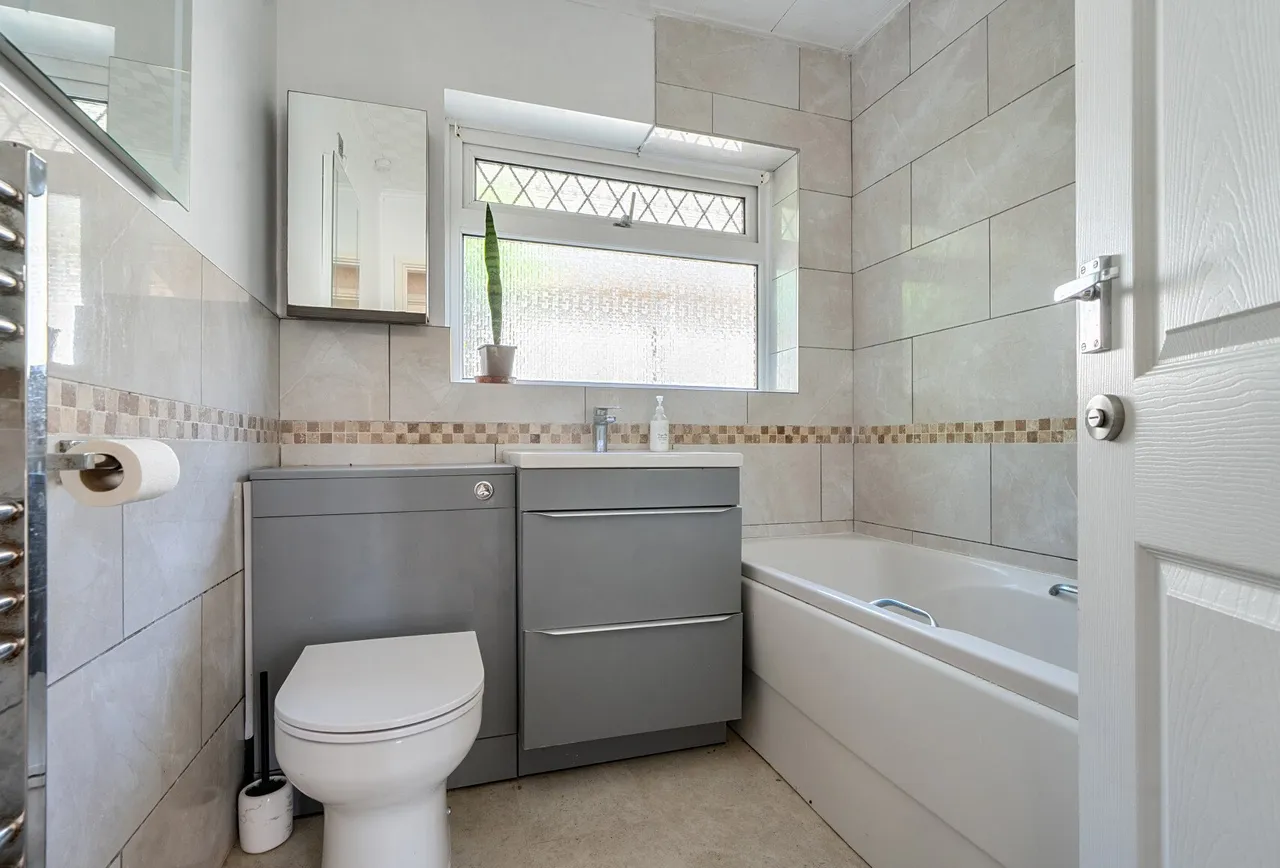 Milford Avenue, Gloucestershire, Wick, BS30 5PP, photo 5
