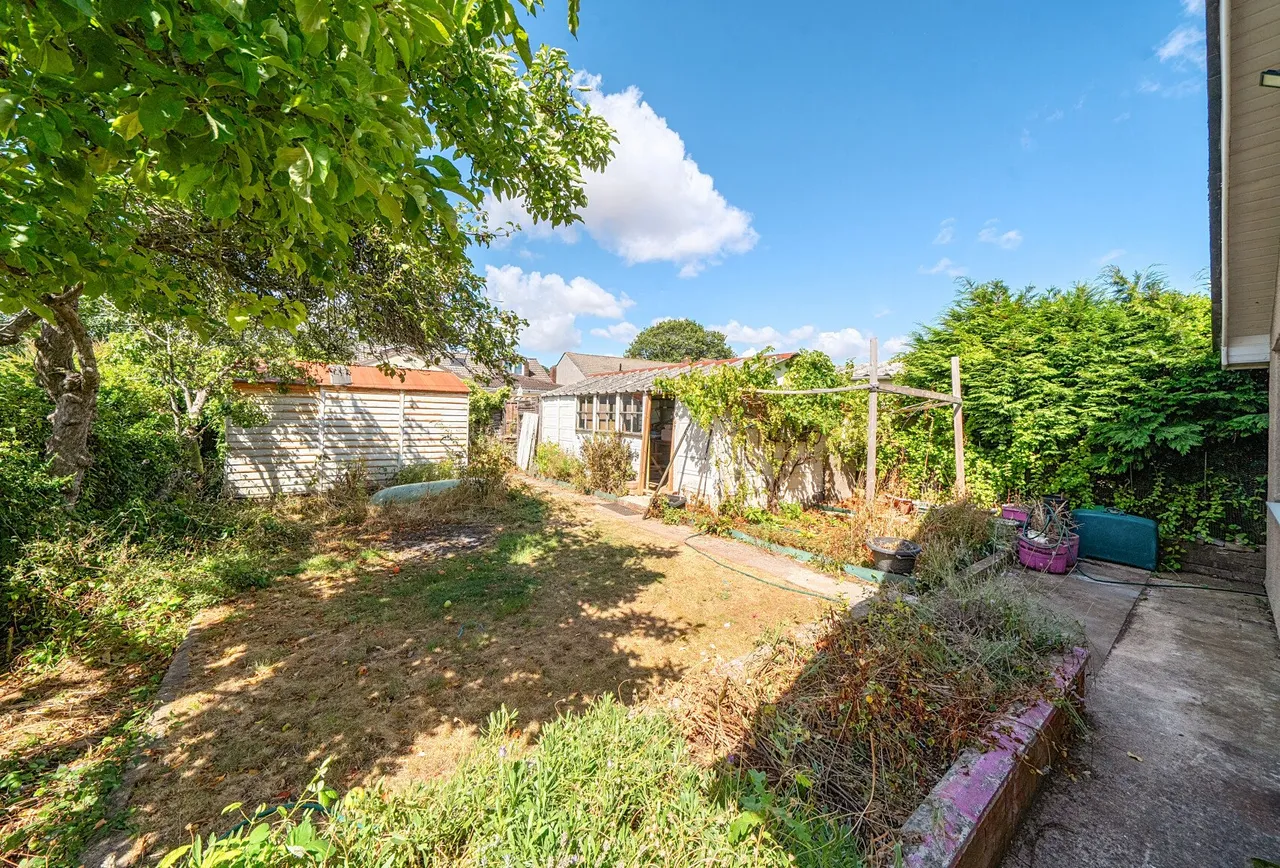 Milford Avenue, Gloucestershire, Wick, BS30 5PP, photo 2