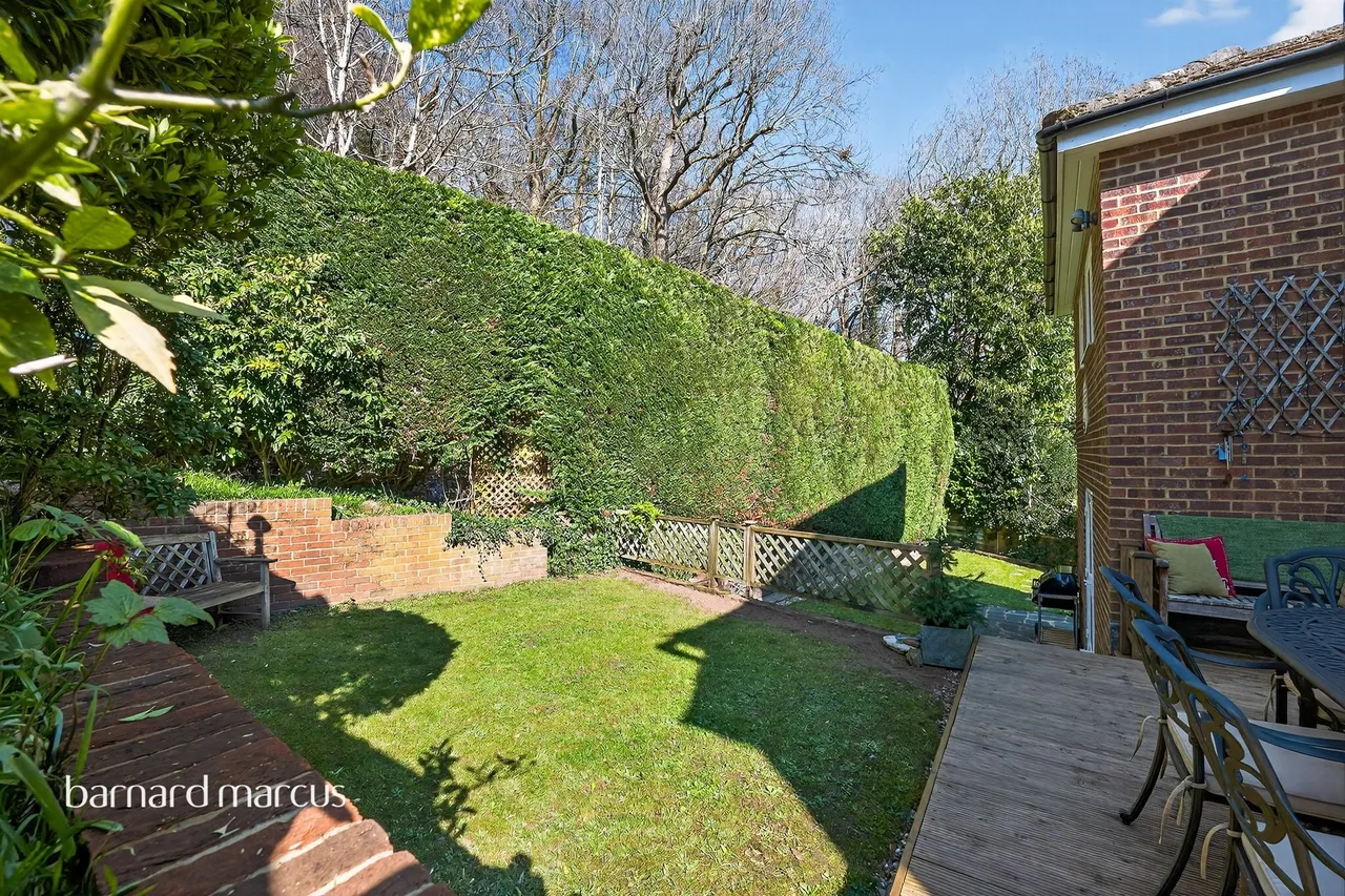Claygate Road, Dorking, photo 12