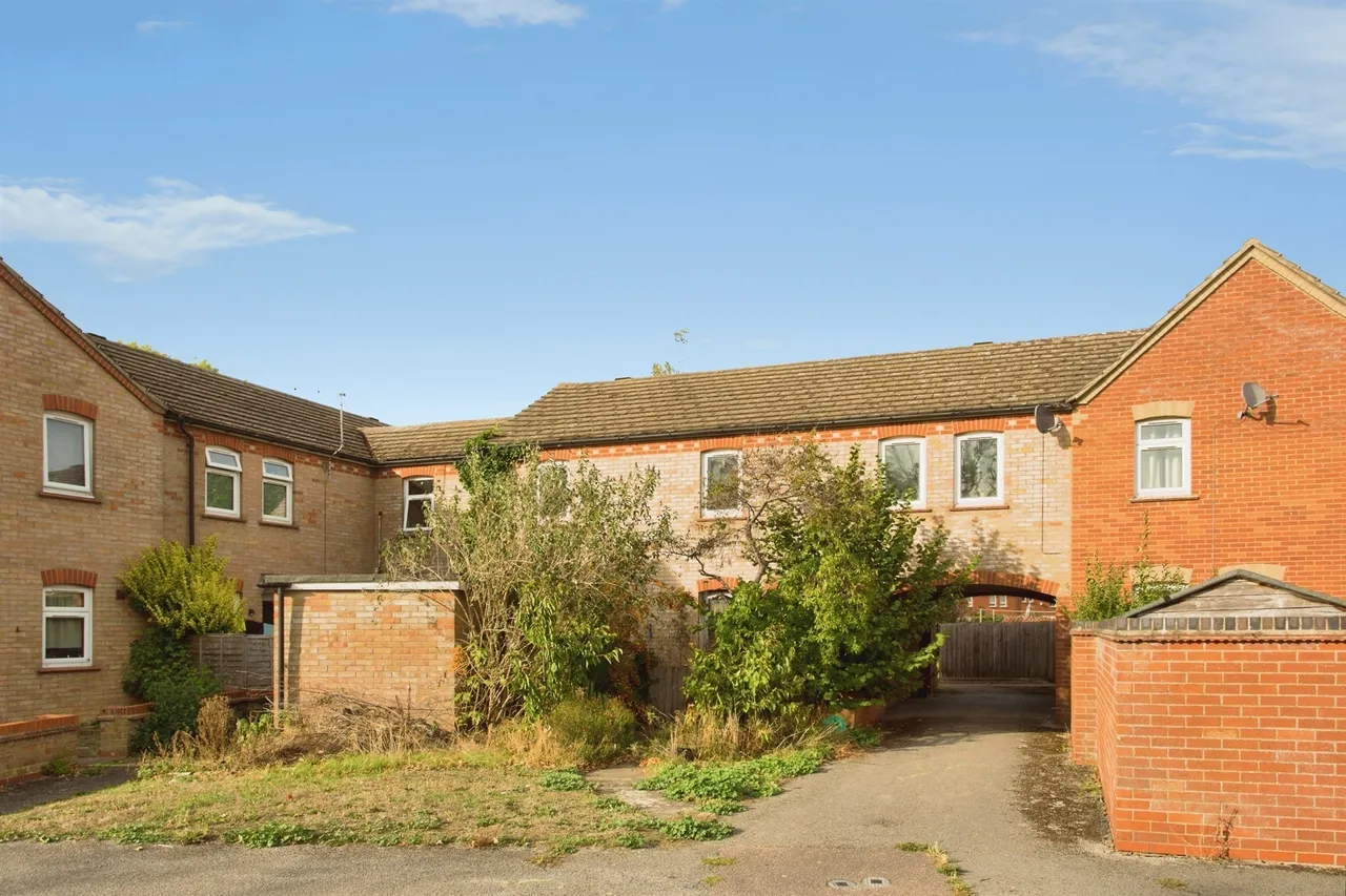 2 bed flat for sale, Minerva Way, Cambridge, CB4