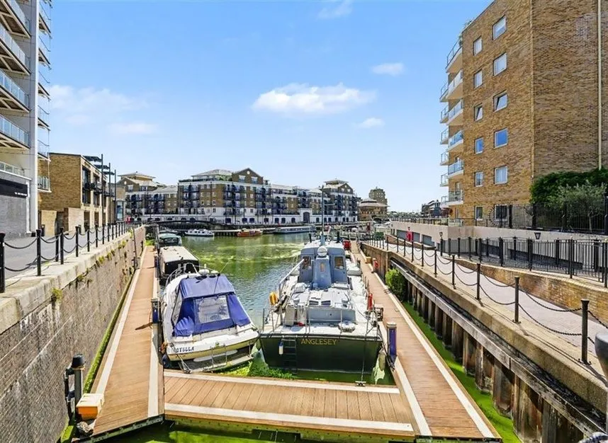 Commercial Road, Wapping, E14, photo 3