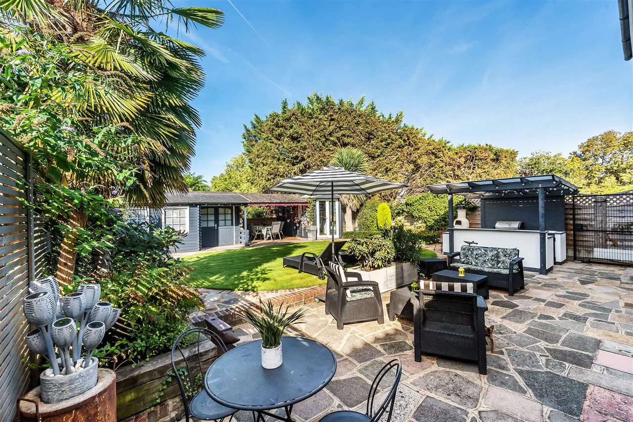 Forest Way, Ashtead, KT21, photo 4