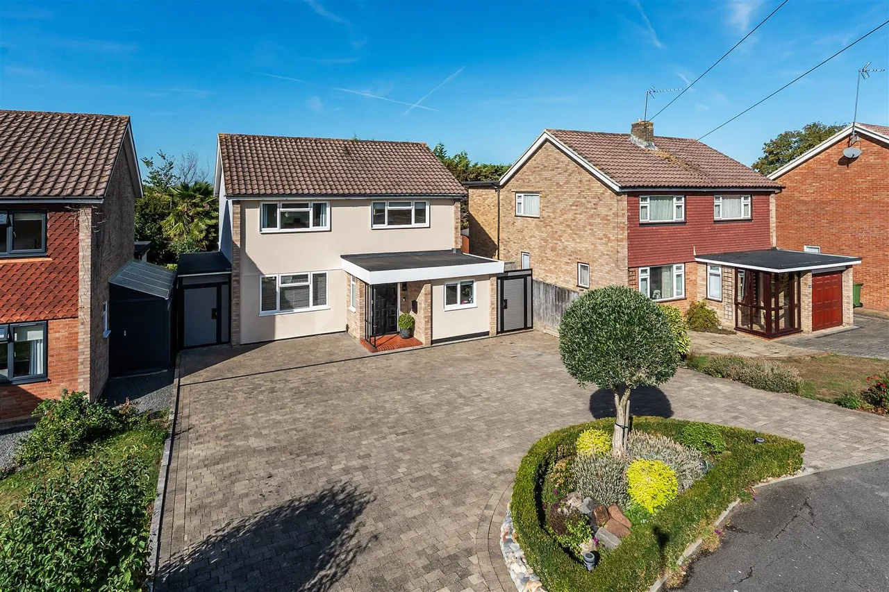 3 bed house for sale, Forest Way, Ashtead, KT21