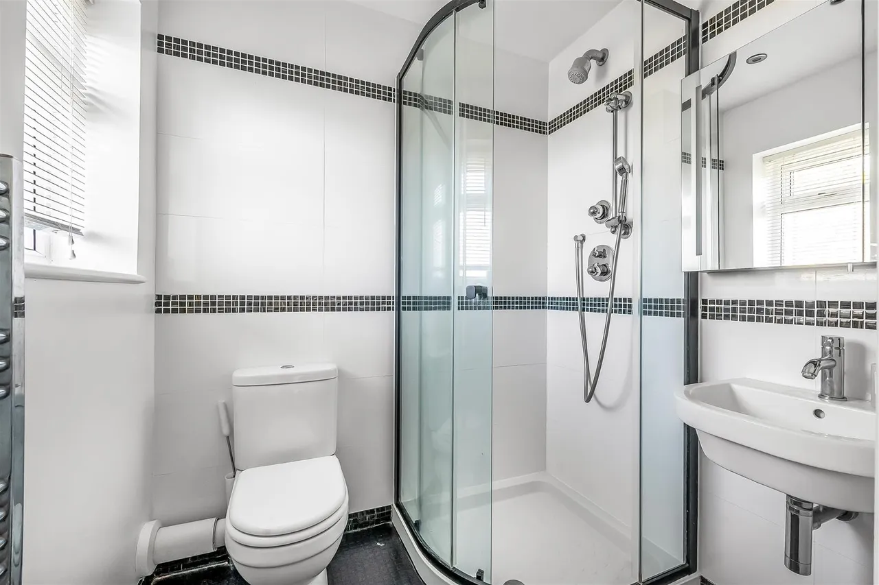 Forest Way, Ashtead, KT21, photo 16