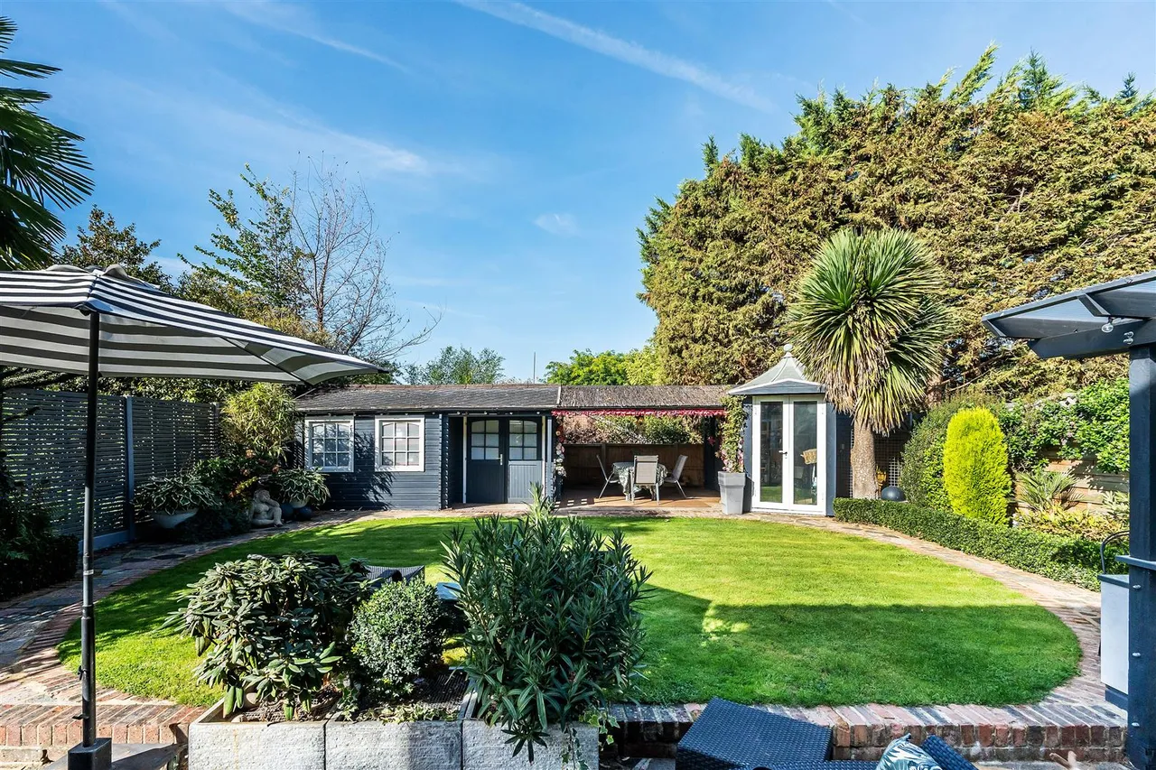 Forest Way, Ashtead, KT21, photo 25