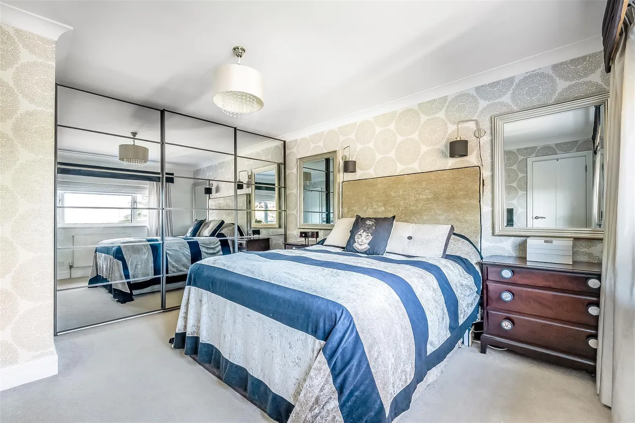 Forest Way, Ashtead, KT21, photo 14