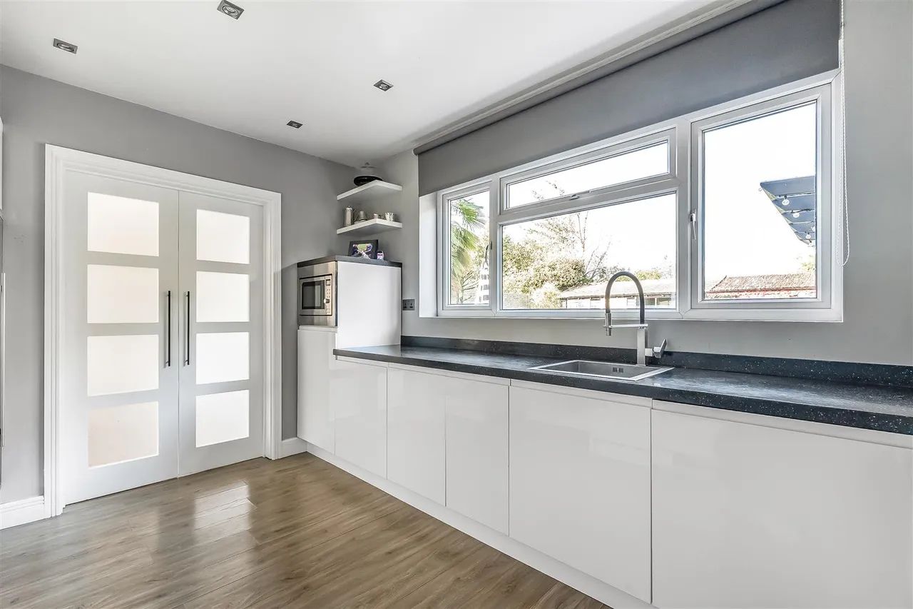 Forest Way, Ashtead, KT21, photo 6