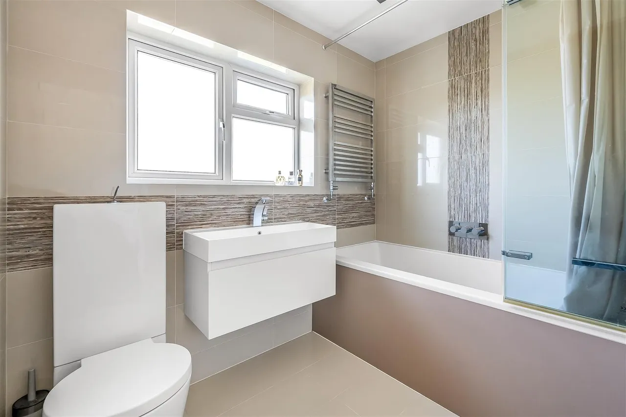 Forest Way, Ashtead, KT21, photo 21