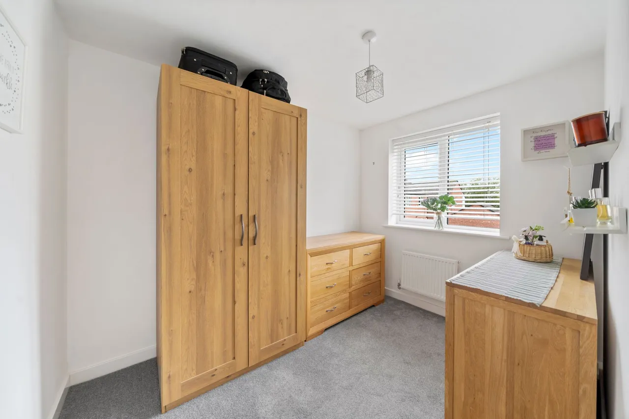 Lower Nook Meadow, Lowton, WA3, photo 15