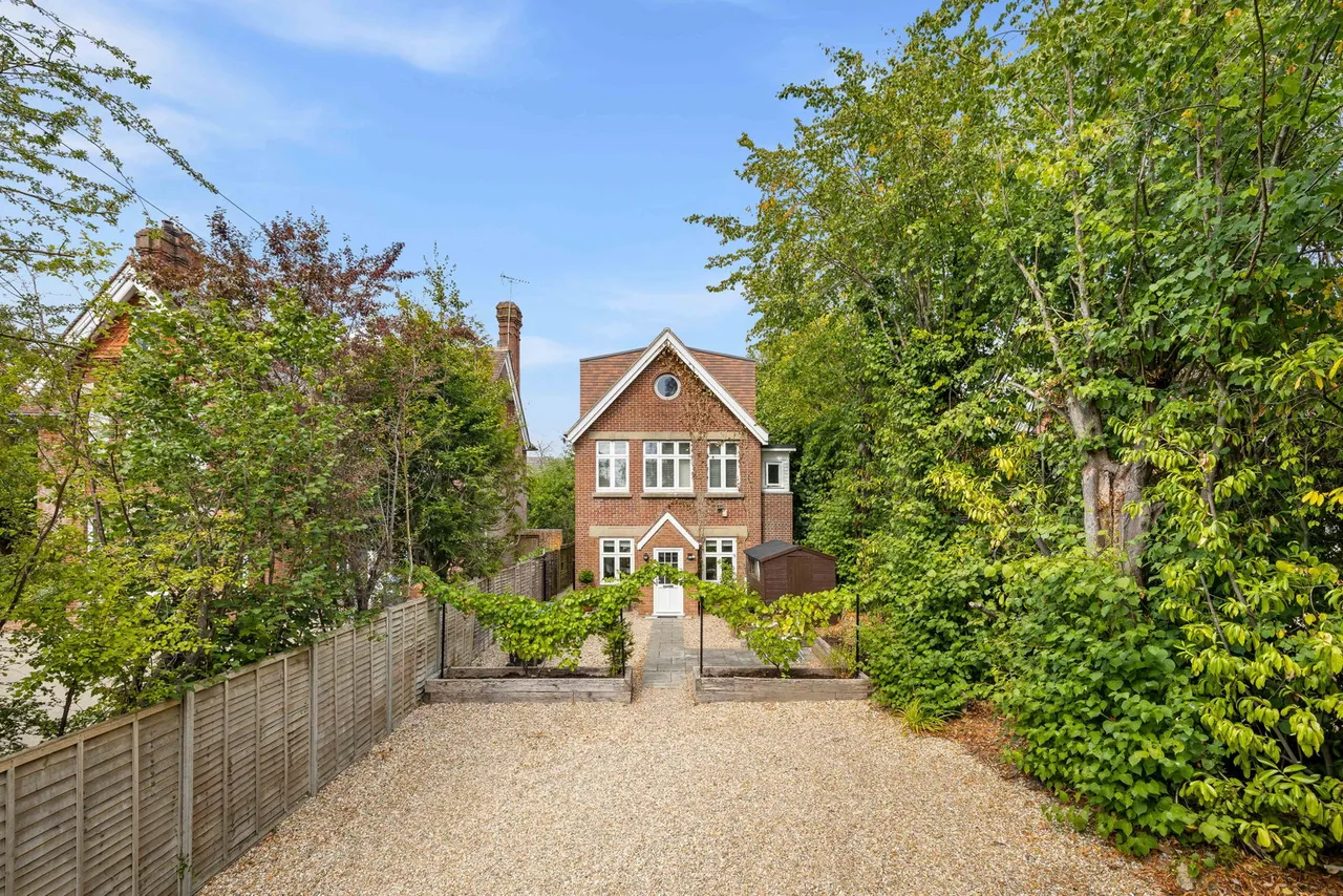 4 bed house for sale, Balcombe Road, Haywards Heath, RH16