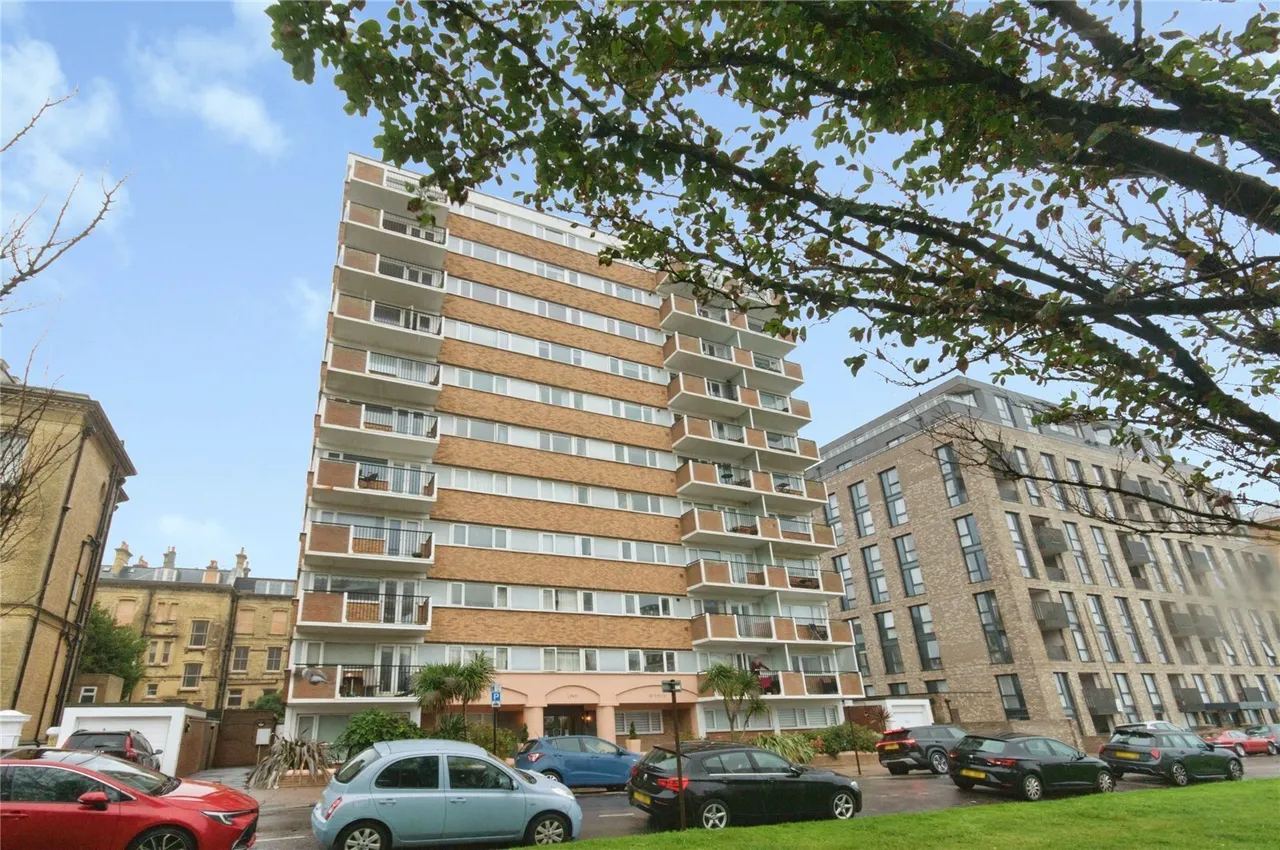 Grand Avenue, Hove, BN3, photo 3