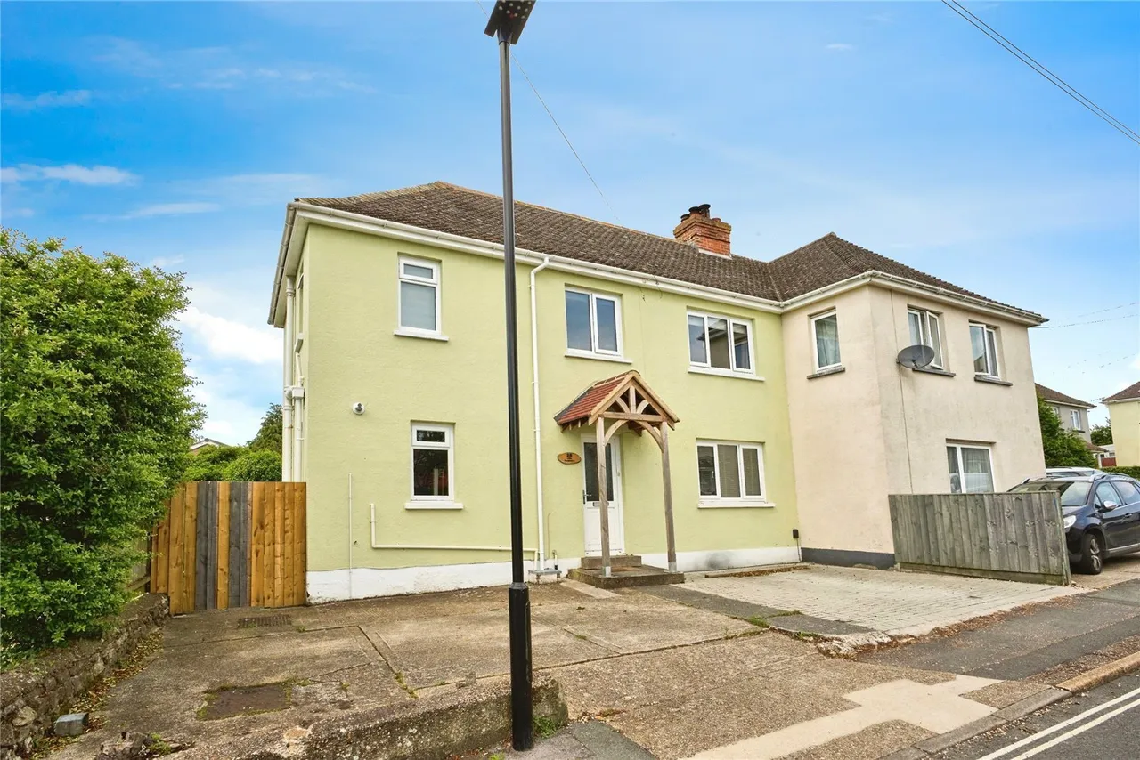 3 bed house for sale, St. Michaels Avenue, Ryde, PO33