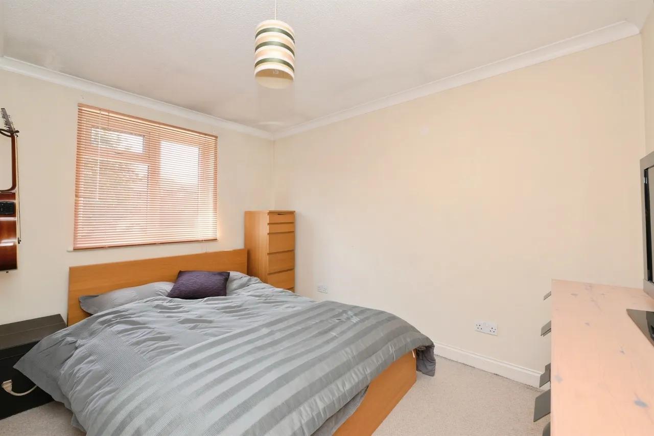 Parrotts Field, Hoddesdon, photo 11