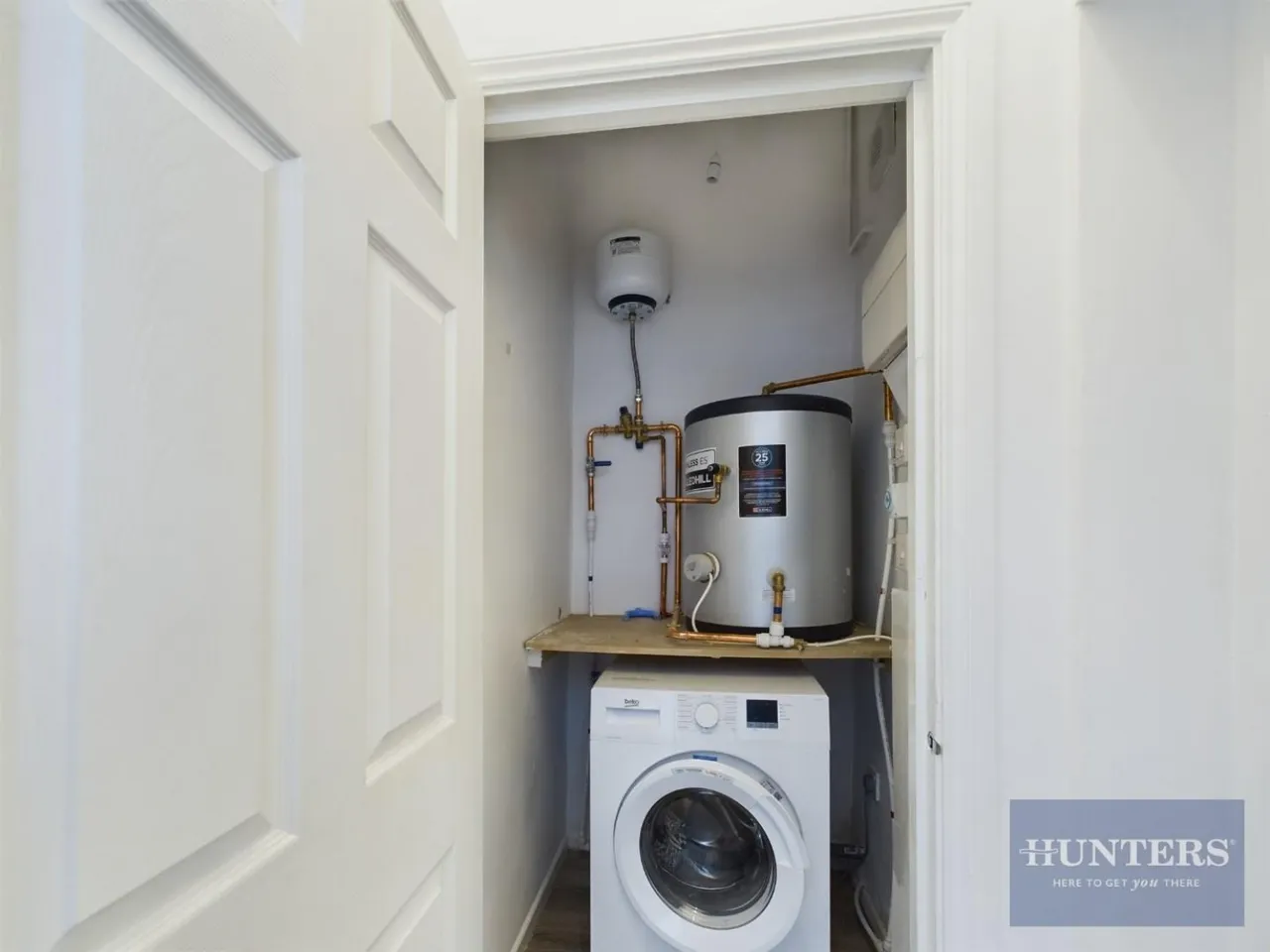 Grosvenor Street, GL52, photo 12