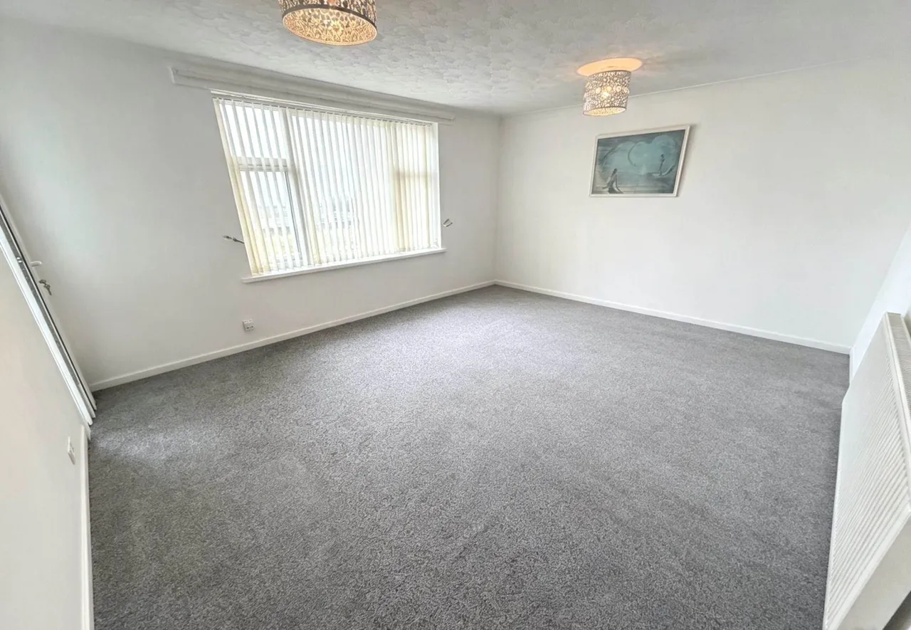 2 bed flat for sale — Crescent Court, New South Promenade, Blackpool, FY4 1ST