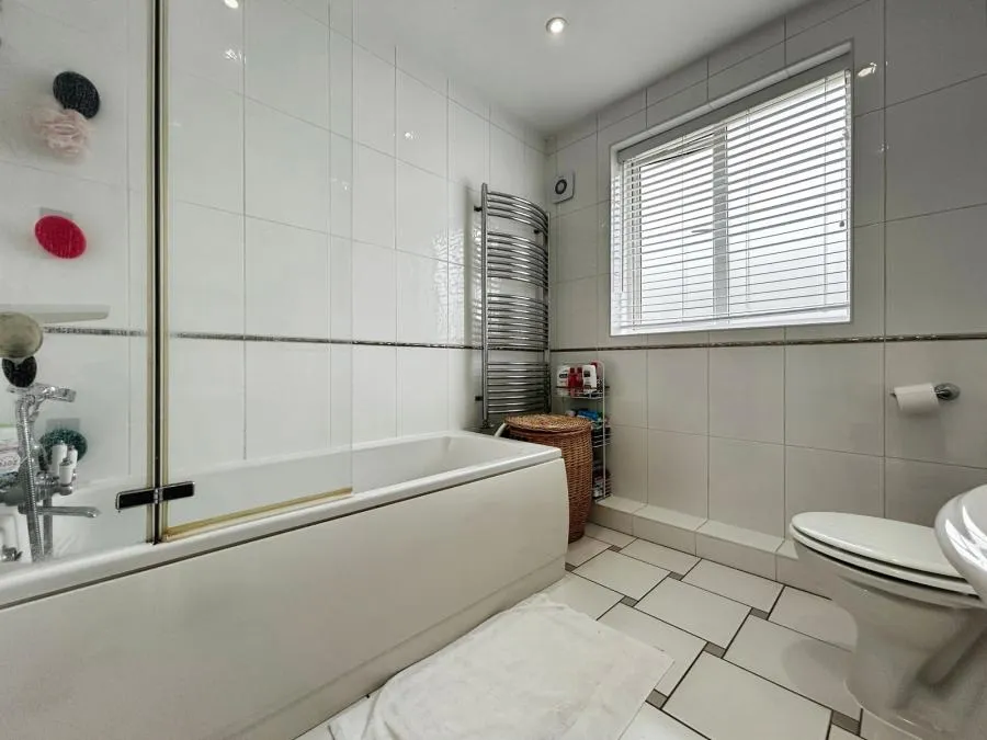 Lane End Road, High Wycombe, HP12, photo 9