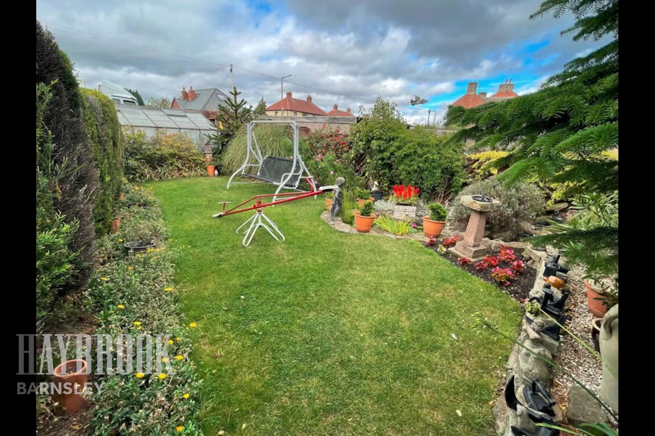 Burton Road, Monk Bretton, photo 22