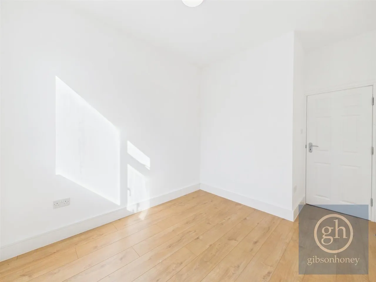 High Street, Ruislip, HA4, photo 9