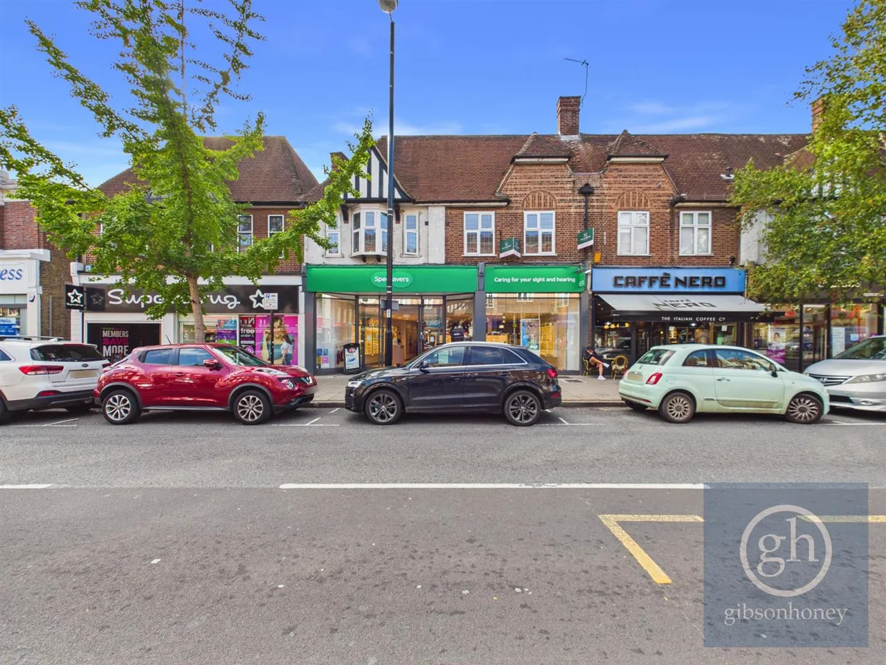 2 bed flat to rent, High Street, Ruislip, HA4