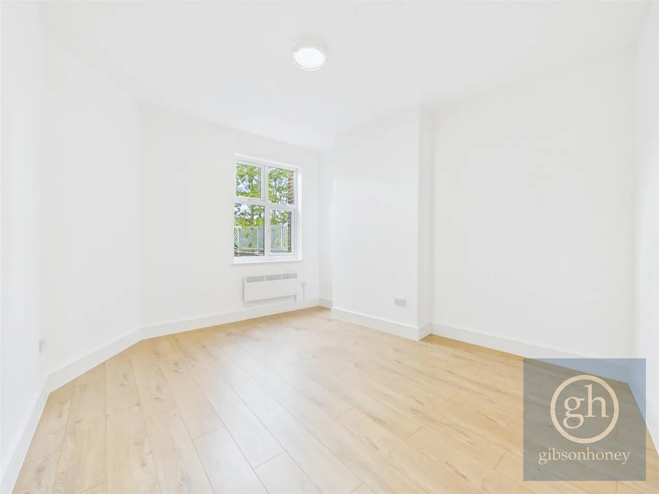 High Street, Ruislip, HA4, photo 2