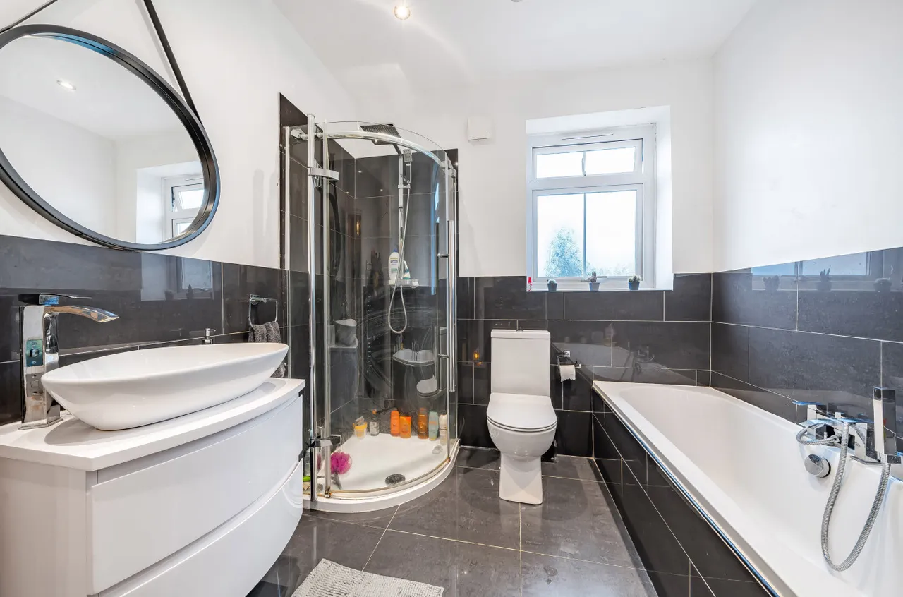 Alexandra Avenue, Camberley, GU15 3BG, photo 8