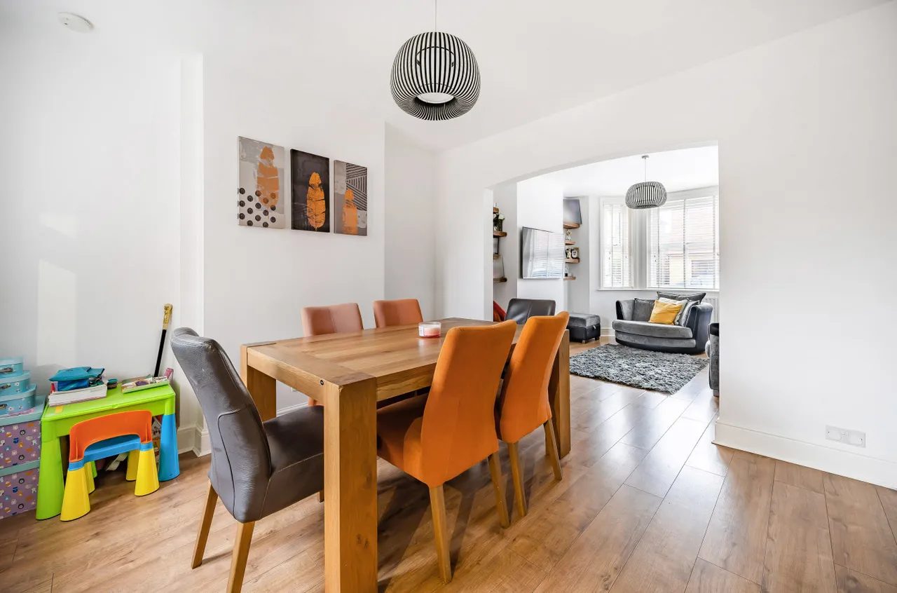 Alexandra Avenue, Camberley, GU15 3BG, photo 4