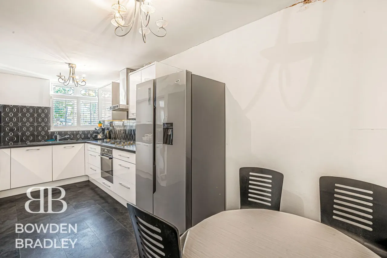 Foremark Close, Hainault, IG6, photo 5