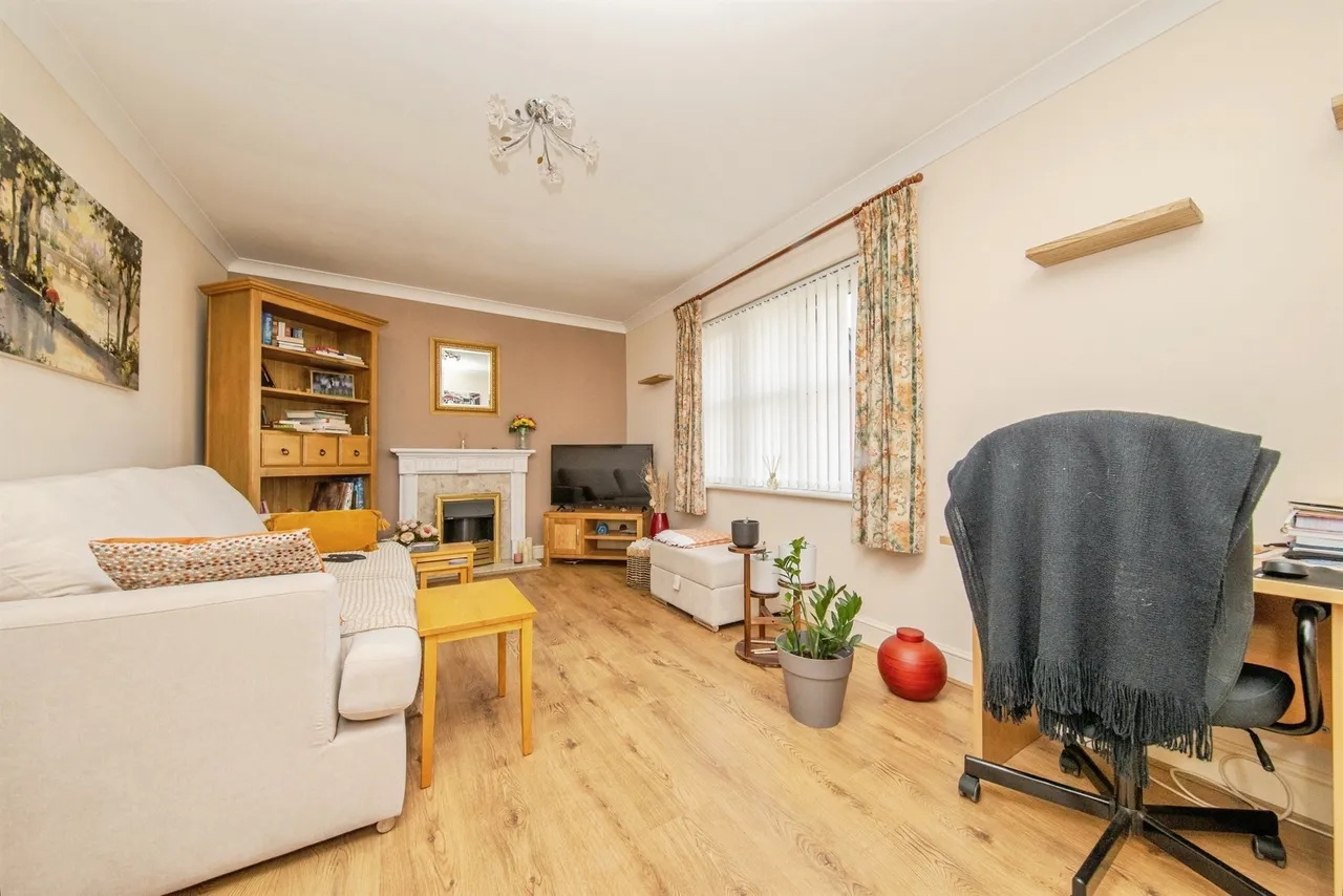 Spinnaker Close, Clacton-On-Sea, photo 3
