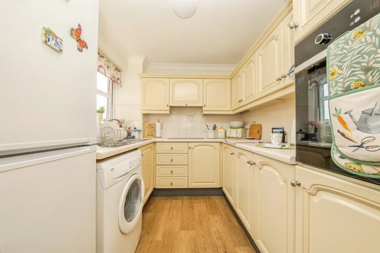 Spinnaker Close, Clacton-On-Sea, photo 6