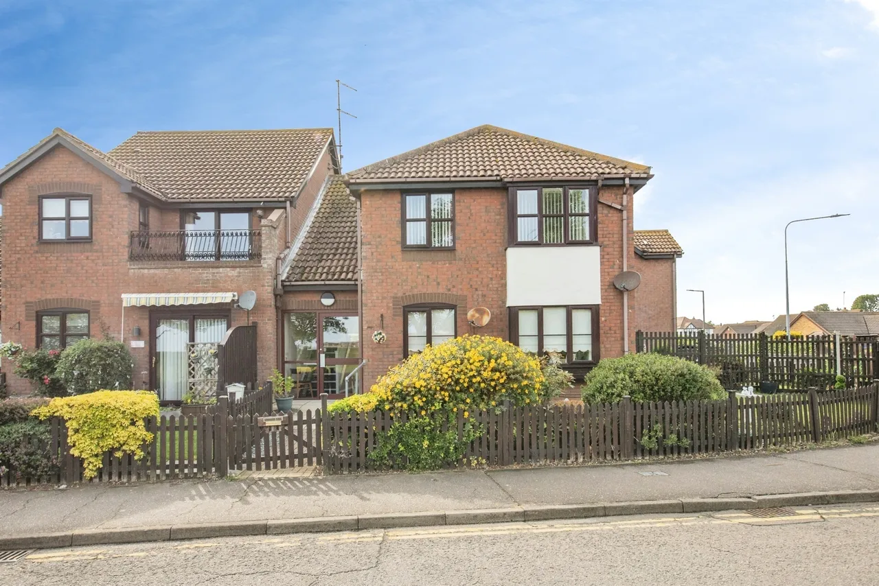 Spinnaker Close, Clacton-On-Sea, photo 12