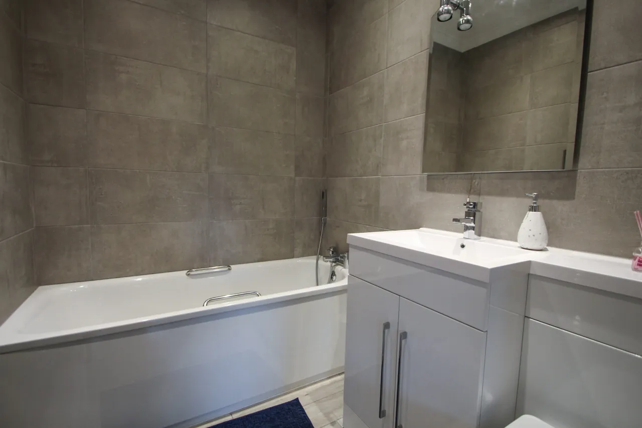 Chastilian Road, Dartford, photo 6