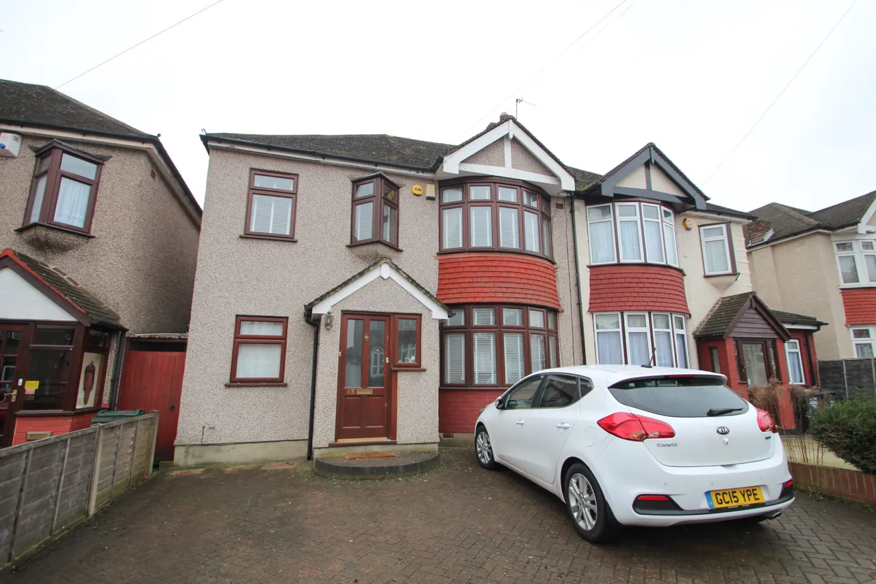 4 bed house for sale — Chastilian Road, Dartford