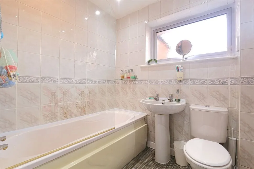 Coppice Walk, Denton, M34, photo 7