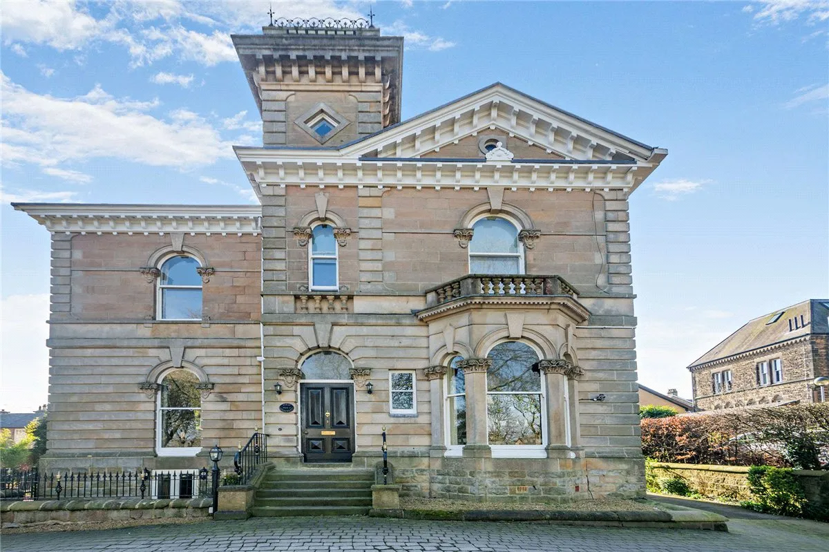 2 bed flat for sale, Otley Road, Harrogate, HG2