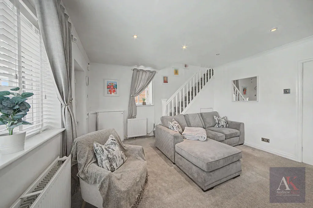 Fairfax Drive, Littleborough OL15 8RA, photo 4