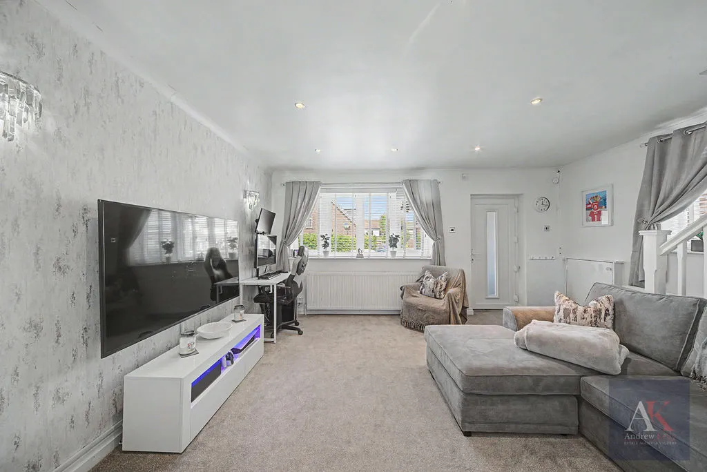 Fairfax Drive, Littleborough OL15 8RA, photo 7