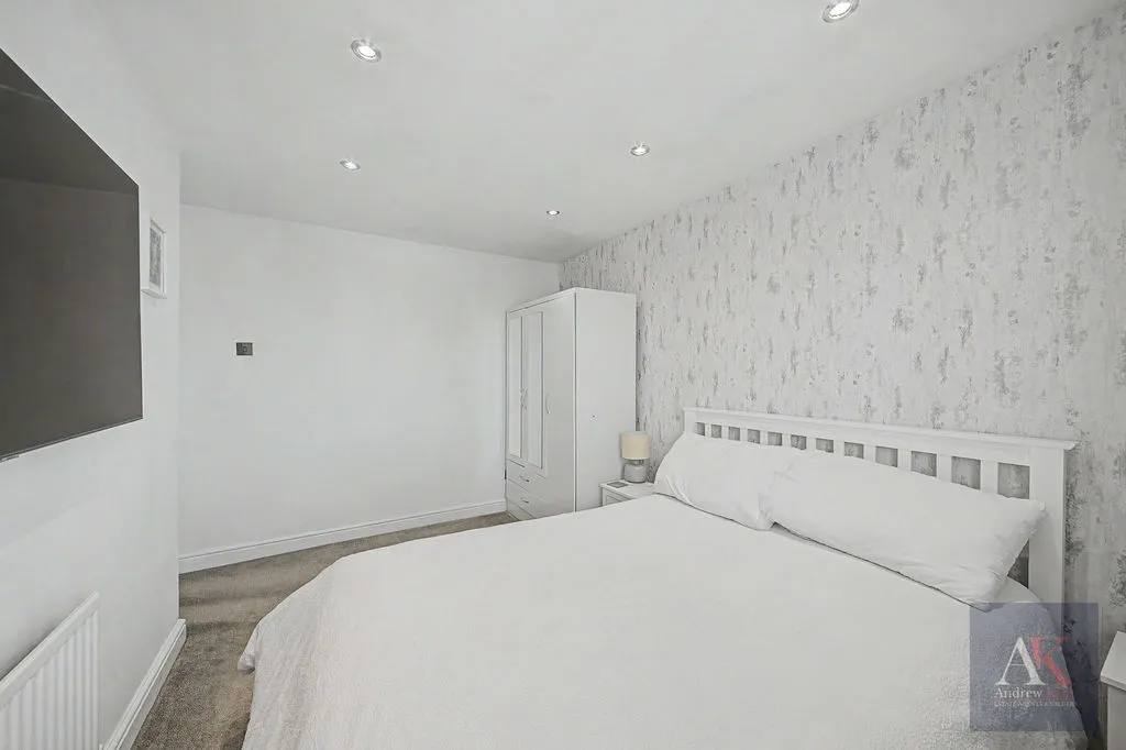 Fairfax Drive, Littleborough OL15 8RA, photo 17