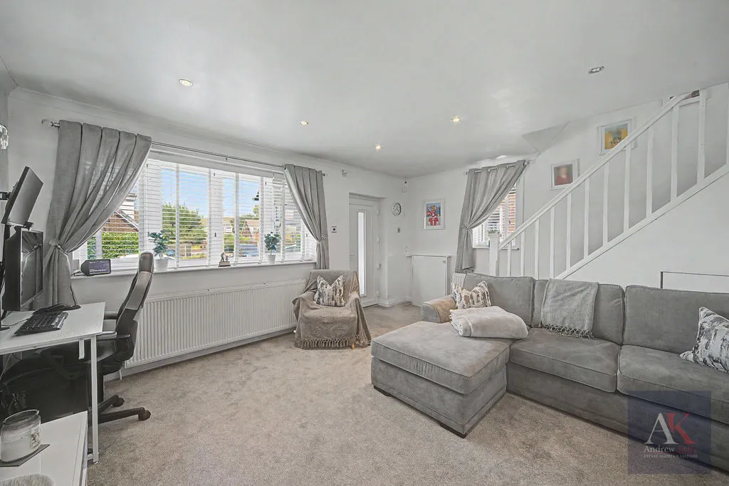 Fairfax Drive, Littleborough OL15 8RA, photo 5