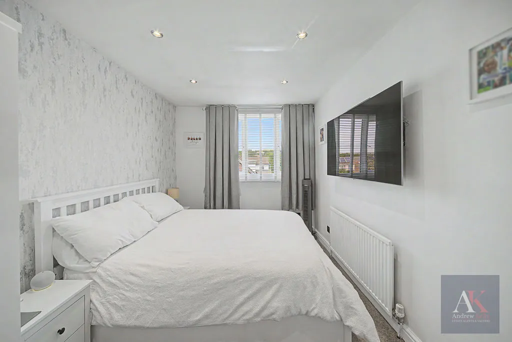 Fairfax Drive, Littleborough OL15 8RA, photo 18