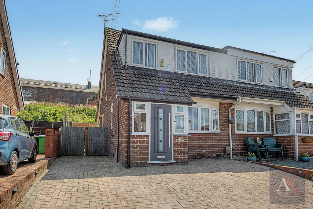 3 bed house for sale — Fairfax Drive, Littleborough OL15 8RA