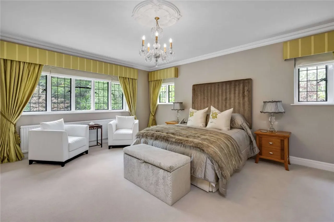South Road, St George's Hill, Weybridge, Surrey, KT13 0NA, photo 11