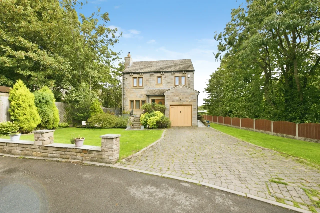 Riverside Court, Denby Dale, HD8, photo 3
