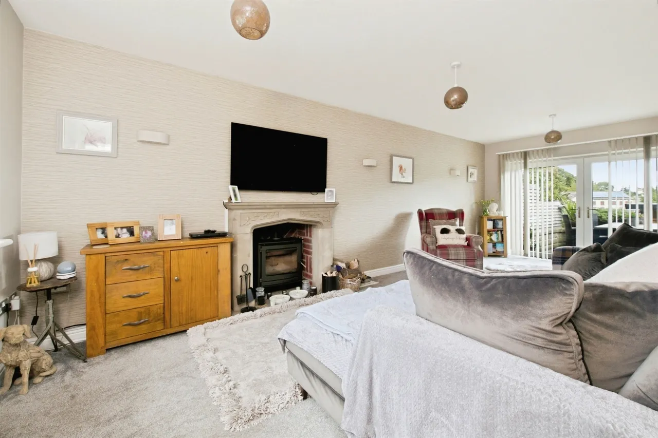 Riverside Court, Denby Dale, HD8, photo 21