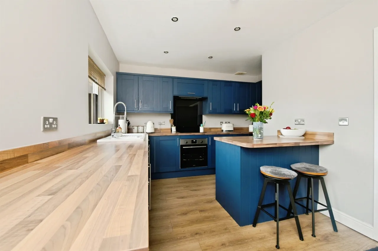 Riverside Court, Denby Dale, HD8, photo 11