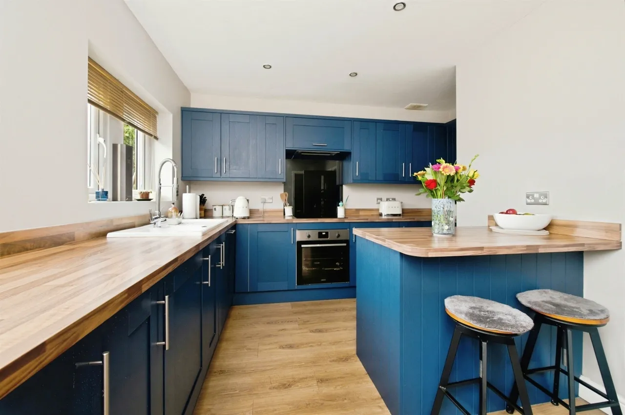 Riverside Court, Denby Dale, HD8, photo 12