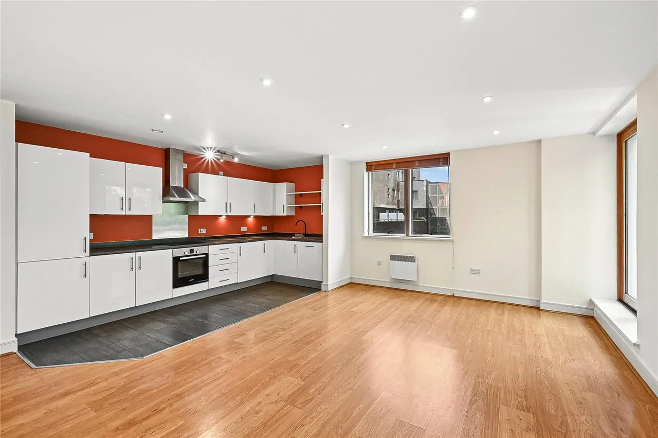 2 bed flat to rent — Albemarle Road, Beckenham, BR3