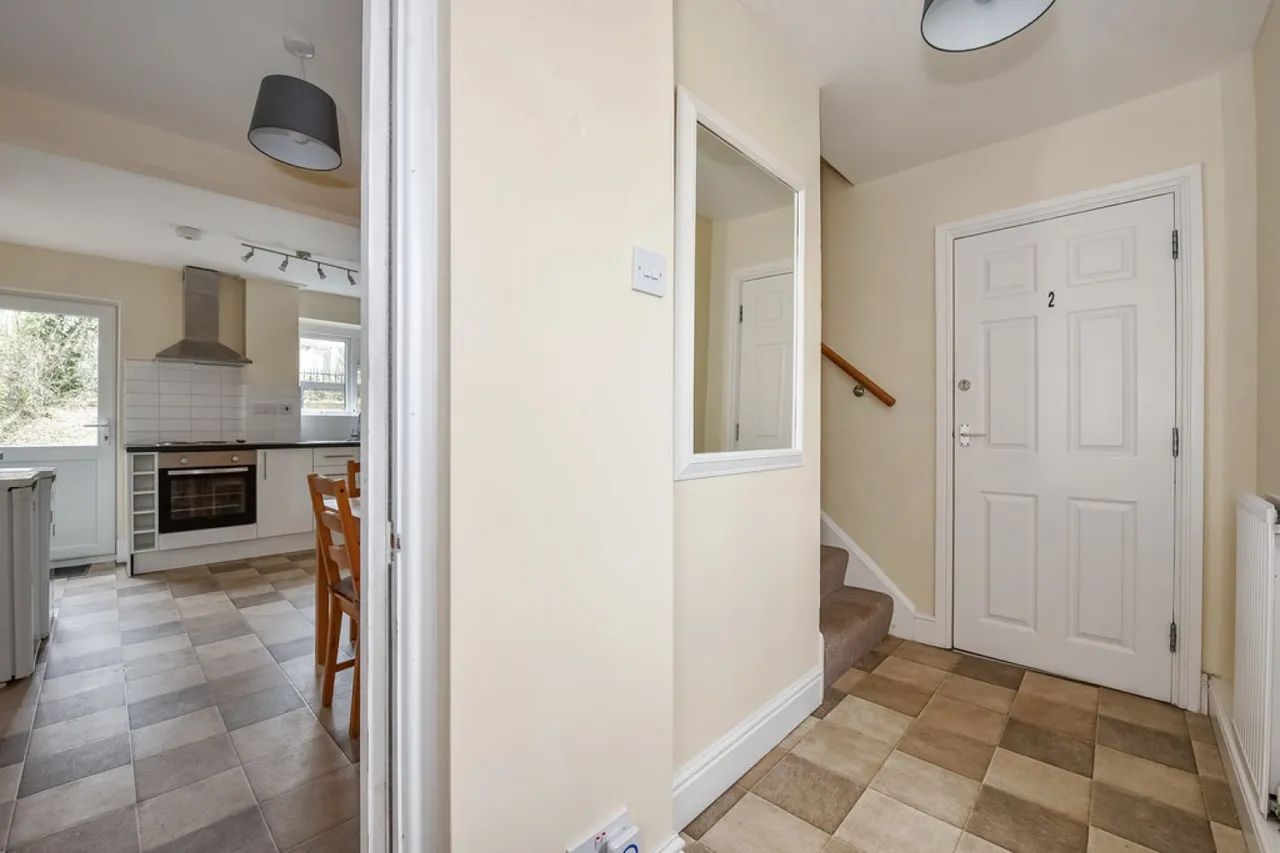 Winnall Manor Road, Winchester, photo 2